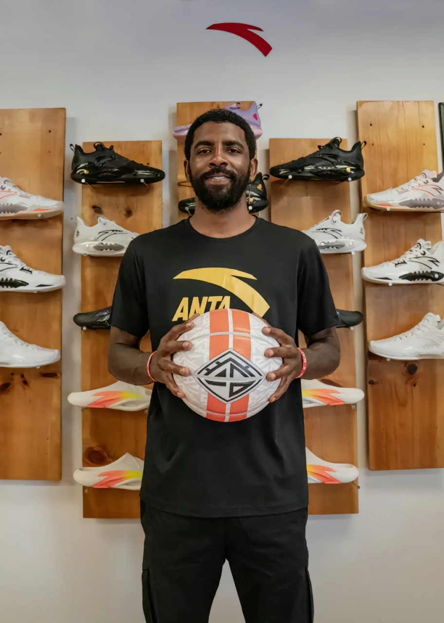 记者：里尔18岁中场布阿迪的团队否认球员与巴黎的转会传闻（记者：里尔18岁中场布阿迪团队驳斥与巴黎转会传闻）